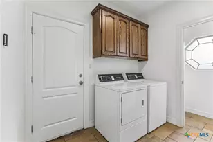 324 Kimbrough Rd, Seguin, TX 78155 - Photo 36