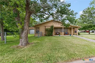 209 Sunset Dr, Edna, TX 77957 - Photo 30