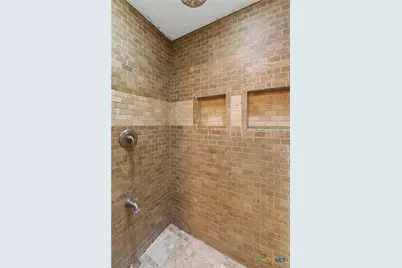 209 Sunset Drive, Edna, TX 77957 - Photo 10