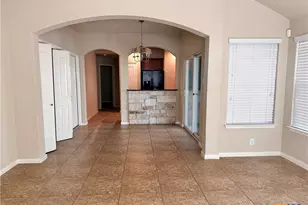 2020 Meadow View Dr, San Marcos, TX 78666 - Photo 2