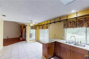 605 Broadmoor St, Victoria, TX 77904 - Photo 8