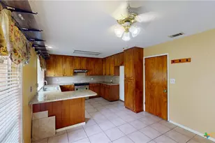 605 Broadmoor St, Victoria, TX 77904 - Photo 10