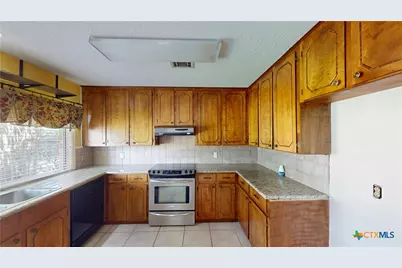 605 Broadmoor Street, Victoria, TX 77904 - Photo 6