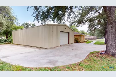 605 Broadmoor Street, Victoria, TX 77904 - Photo 36
