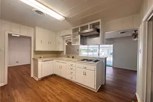 726 W San Antonio St, San Marcos, TX 78666 - Photo 8