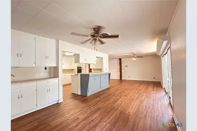 726 W San Antonio Street, San Marcos, TX 78666 - Photo 4