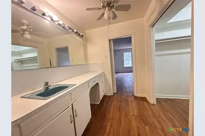 726 W San Antonio Street, San Marcos, TX 78666 - Photo 18
