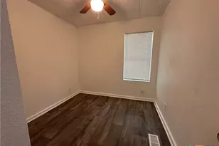 311 Meadow Lake Dr, Seguin, TX 78155 - Photo 16