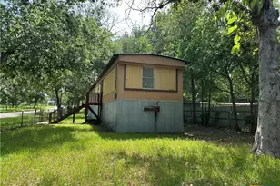 311 Meadow Lake Dr, Seguin, TX 78155 - Photo 6