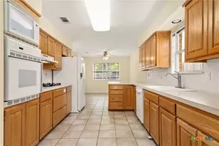 2832 Meadow Breeze, New Braunfels, TX 78132 - Photo 12