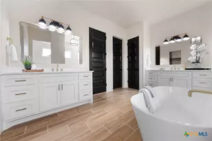 375 Shady Hollow, New Braunfels, TX 78132 - Photo 20