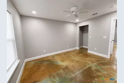 661 W Austin Street #Q, Luling, TX 78648 - Photo 8