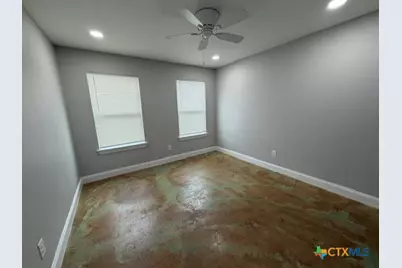 661 W Austin Street #Q, Luling, TX 78648 - Photo 6