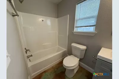 661 W Austin Street #Q, Luling, TX 78648 - Photo 8