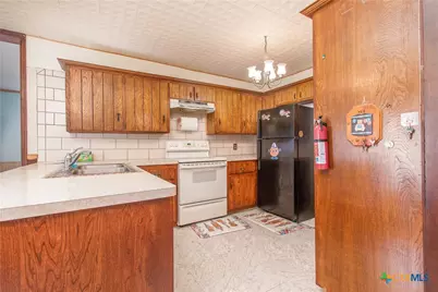 300 W Avenue J, Nolanville, TX 76559 - Photo 10