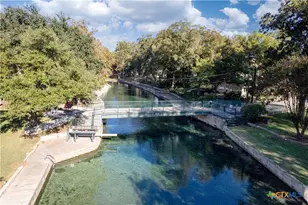 725 W Klingemann St, New Braunfels, TX 78130 - Photo 6