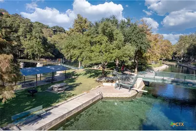 725 W Klingemann Street, New Braunfels, TX 78130 - Photo 4