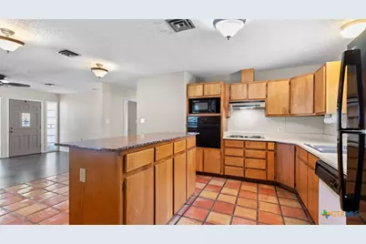 725 W Klingemann Street, New Braunfels, TX 78130 - Photo 10