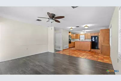 725 W Klingemann Street, New Braunfels, TX 78130 - Photo 8
