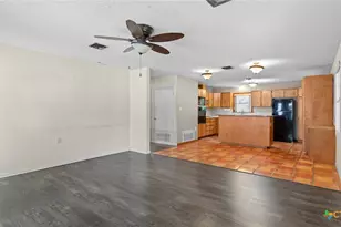 725 W Klingemann St, New Braunfels, TX 78130 - Photo 8