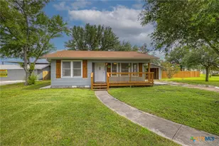 105 E Huebinger St, Marion, TX 78124 - Photo 1