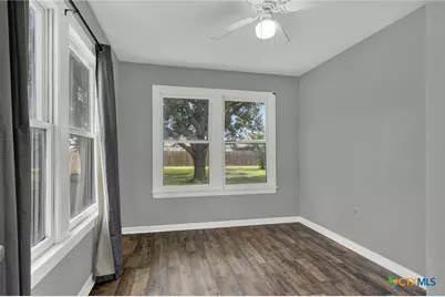105 E Huebinger Street, Marion, TX 78124 - Photo 12