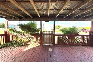 101 Cassie St, Port O'Connor, TX 77982 - Photo 10