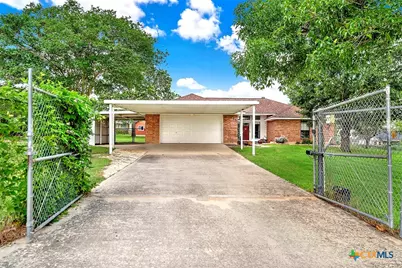 124 Country Gardens, La Vernia, TX 78121 - Photo 2