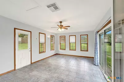 124 Country Gardens, La Vernia, TX 78121 - Photo 20