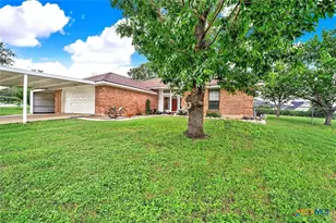 124 Country Gardens Gardens, La Vernia, TX 78121 - Photo 1