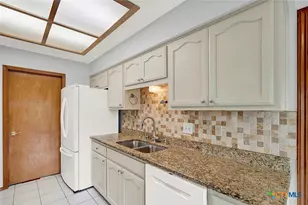 124 Country Gardens Gardens, La Vernia, TX 78121 - Photo 18