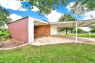 124 Country Gardens, La Vernia, TX 78121 - Photo 6