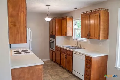 211 E Hogan Drive, Copperas Cove, TX 76522 - Photo 4