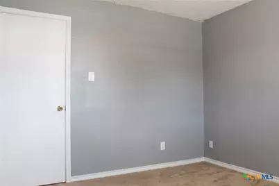 211 E Hogan Drive, Copperas Cove, TX 76522 - Photo 10