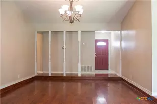 211 E Hogan Dr, Copperas Cove, TX 76522 - Photo 2