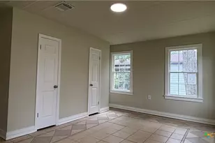 904 Bismark St, Seguin, TX 78155 - Photo 28