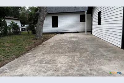 904 Bismark Street, Seguin, TX 78155 - Photo 36
