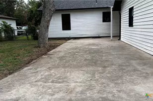 904 Bismark St, Seguin, TX 78155 - Photo 36