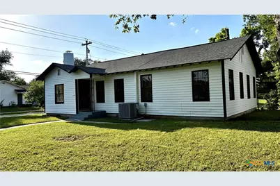 904 Bismark Street, Seguin, TX 78155 - Photo 2