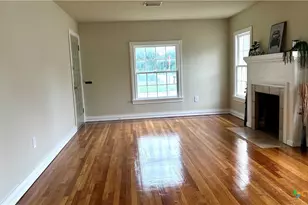904 Bismark St, Seguin, TX 78155 - Photo 6