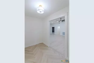 105 Spokane Street, Victoria, TX 77904 - Photo 6
