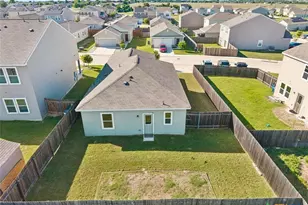 124 NE Peony Ln, Jarrell, TX 76537 - Photo 30