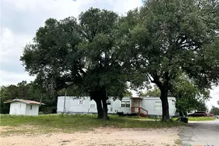 1712 Hofheinz St, San Marcos, TX 78666 - Photo 4