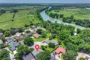 917 Rio Verde, New Braunfels, TX 78130 - Photo 2