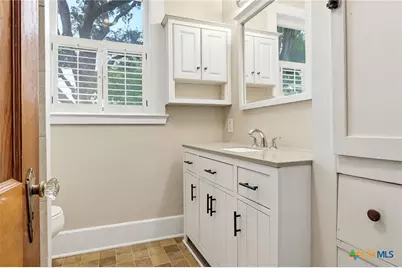 308 W 1st Street, Lampasas, TX 76550 - Photo 24