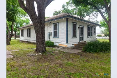 308 W 1st Street, Lampasas, TX 76550 - Photo 4
