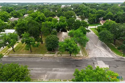 308 W 1st Street, Lampasas, TX 76550 - Photo 36