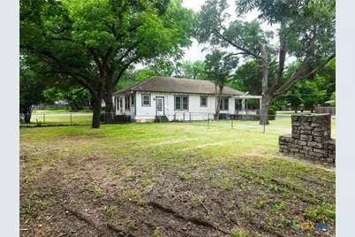 308 W 1st Street, Lampasas, TX 76550 - Photo 28