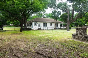 308 W 1st St, Lampasas, TX 76550 - Photo 28