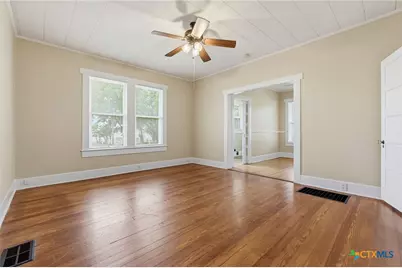 308 W 1st Street, Lampasas, TX 76550 - Photo 20